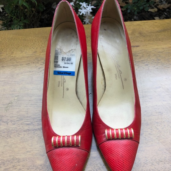 Vintage Red Kitten Heels Pointed Toes - Picture 2 of 6